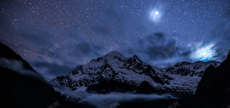 夜晚星空背景图jpg_新图网 https://ixintu.com 夜晚 摄影 星云 星海 星空 星际 月亮 海报banner 雪山 风景