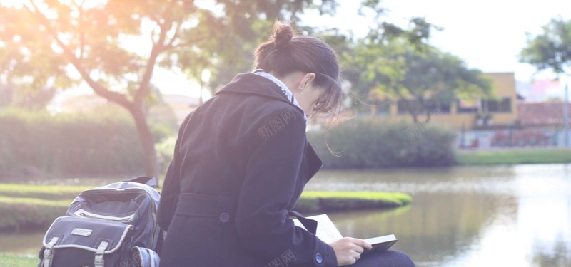 矢量学生返校学习美女banner摄影图片