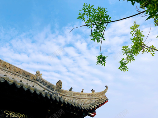 古建筑的白云蓝天1111背景