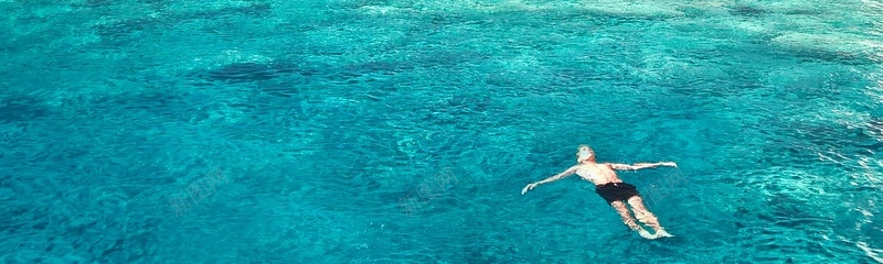 蓝色水面简约游泳背景摄影图片