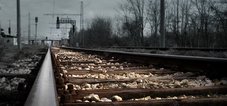 铁路过道psd_新图网 https://ixintu.com 动感 摄影 男装 详情页海报 质感 金属 铁路 风景