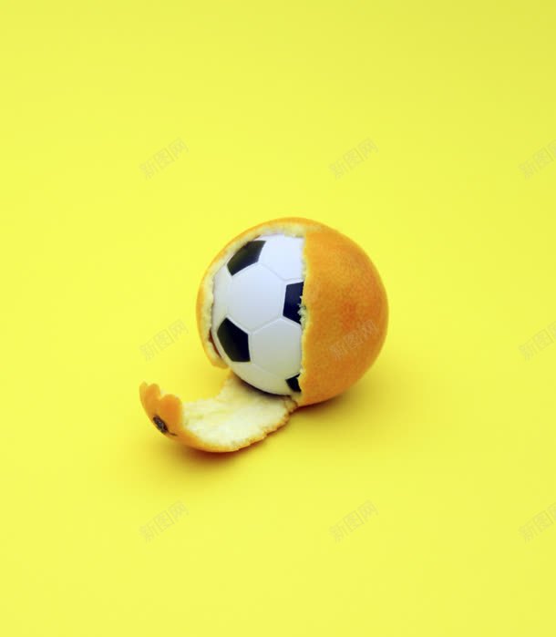 橙子皮里的足球海报背景jpg设计背景_新图网 https://ixintu.com 橙子 海报 背景 足球