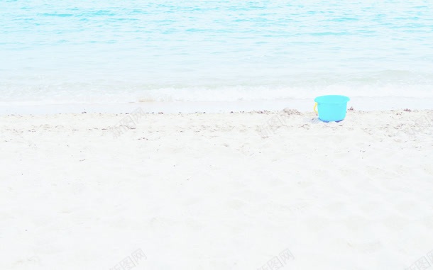 沙滩海面背景蓝色桶子背景jpg设计背景_新图网 https://ixintu.com 桶子 沙滩 海面 素材 背景 蓝色