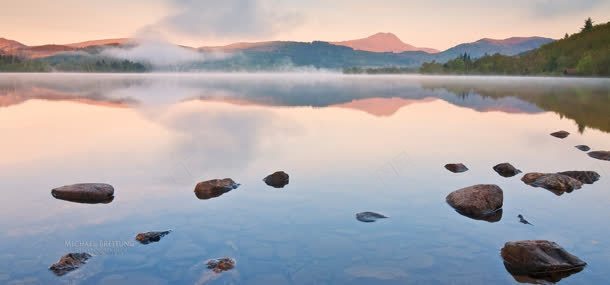 湖水自然风光背景jpg设计背景_新图网 https://ixintu.com 树林 湖水 自然风光