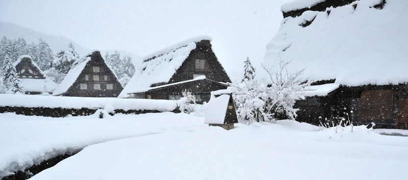 雪景冬日风景背景jpg_新图网 https://ixintu.com 冬日 冰雪 小房子 建筑 摄影 海报banner 白色 背景 雪中小屋 雪地 雪景 风景