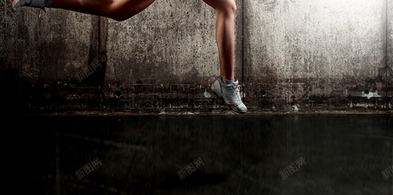 跑步比赛运动海报展板psd设计背景_新图网 https://ixintu.com 少女 摄影 比赛 跑步 风景 黑色