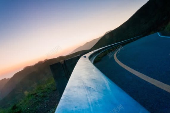 急转弯的环山公路背景