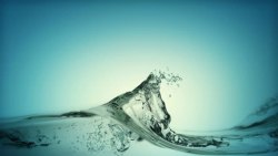 高清纯净水水桶纯净水浪干净海水高清图片