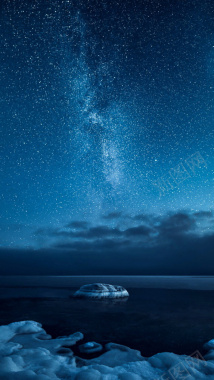 冰河地带的蓝色星空摄影图片