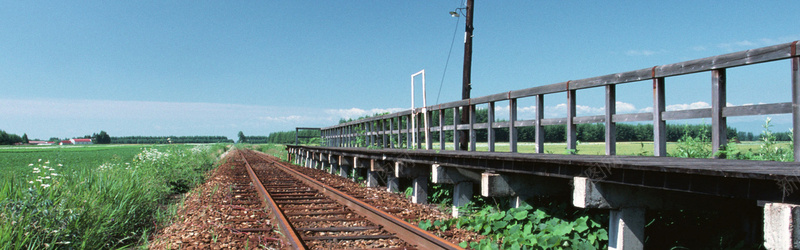 火车铁路背景jpg_新图网 https://ixintu.com 天空背景 摄影 海报banner 火车轨道背景 田园背景 绿化背景 轨道背景 铁路背景 风景