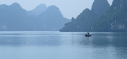 朦胧的下龙湾水墨风景朦胧的下龙湾高清图片