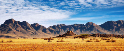 原野沙漠背景秋季沙漠大山背景高清图片