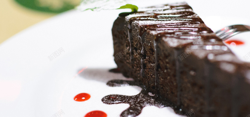 巧克力蛋糕jpg设计背景_新图网 https://ixintu.com 小吃 巧克力 海报banner 甜 甜点 纹理 美味 美食 蛋糕 质感 食品 餐厅 黑暗