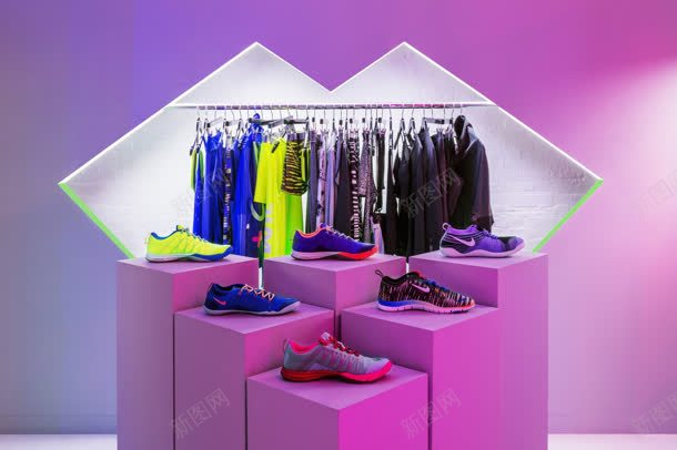 紫色运动服装海报jpg设计背景_新图网 https://ixintu.com 服装 海报 紫色 运动
