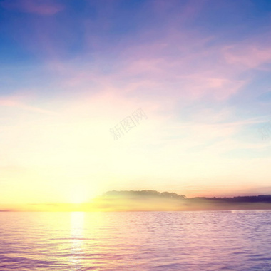 白云蓝天日出海水背景摄影图片