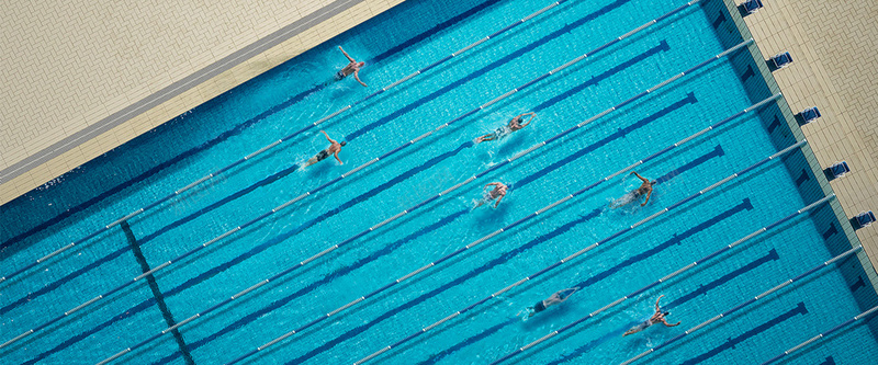 学校运动会海报游泳比赛摄影图片