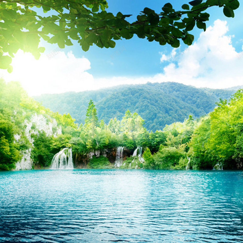 阳光下的湖水jpg_新图网 https://ixintu.com 主图 摄影 阳光温暖自然湖水山森林树 风景