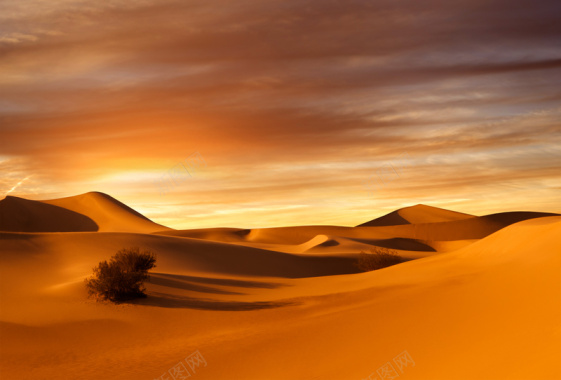 黄昏云彩晚霞沙漠风光摄影图片