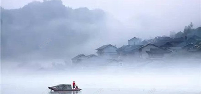 烟雨江边背景