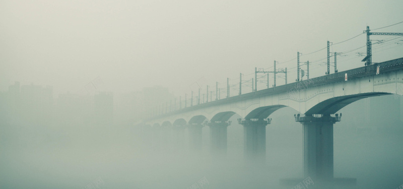 雾景观铁路摄影图片