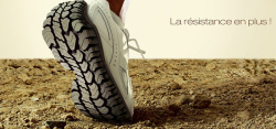 鞋子创意广告奔跑的鞋子创意广告高清图片