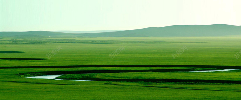 绿色草原河流背景摄影图片