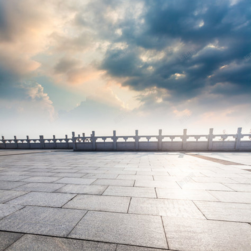 大气摄影首图psd_新图网 https://ixintu.com 主图 地板砖 大气 天空 摄影 桥面 白云 风景