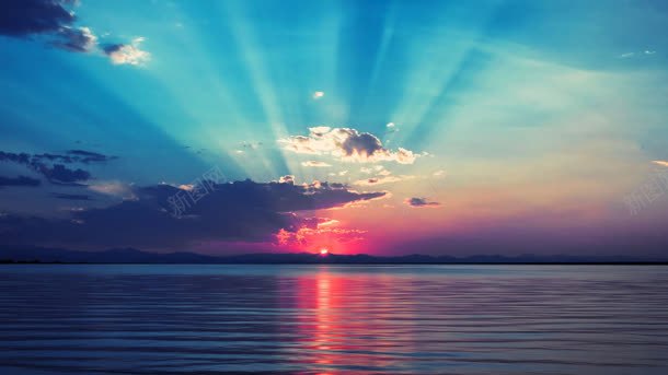 蓝天下的阳光升起来的海面jpg设计背景_新图网 https://ixintu.com 升起 海面 蓝天 阳光