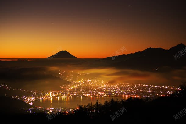 夕阳城堡夜景大山jpg设计背景_新图网 https://ixintu.com 城堡 夕阳 夜景 大山