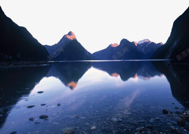 新西兰著名景区米尔福德峡湾png免抠素材_新图网 https://ixintu.com 新西兰米尔福德峡湾 新西兰著名景区 旅游景区 米尔福德峡湾 著名景点