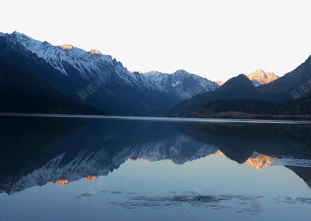 然乌湖风景区png免抠素材_新图网 https://ixintu.com 中华人民共和国西藏自治区 中国西藏 旅游景区 然乌湖风景区 著名景点 西藏然乌湖