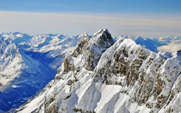 雪峰山雪岭摄影图背景