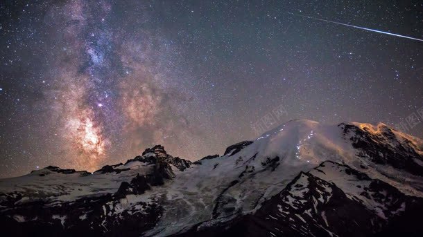 雷尼尔山星空灿烂背景