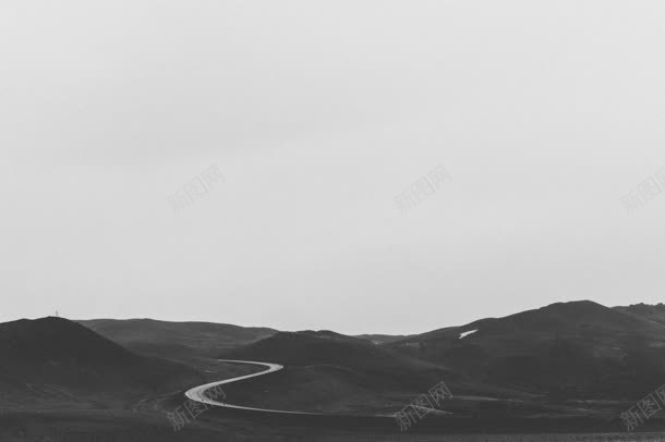 黑色蜿蜒小路山间jpg设计背景_新图网 https://ixintu.com 小路 山间 蜿蜒 黑色