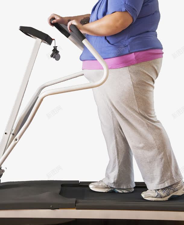 跑步机减肥png免抠素材_新图网 https://ixintu.com 减肥 胖人 跑步机 锻炼