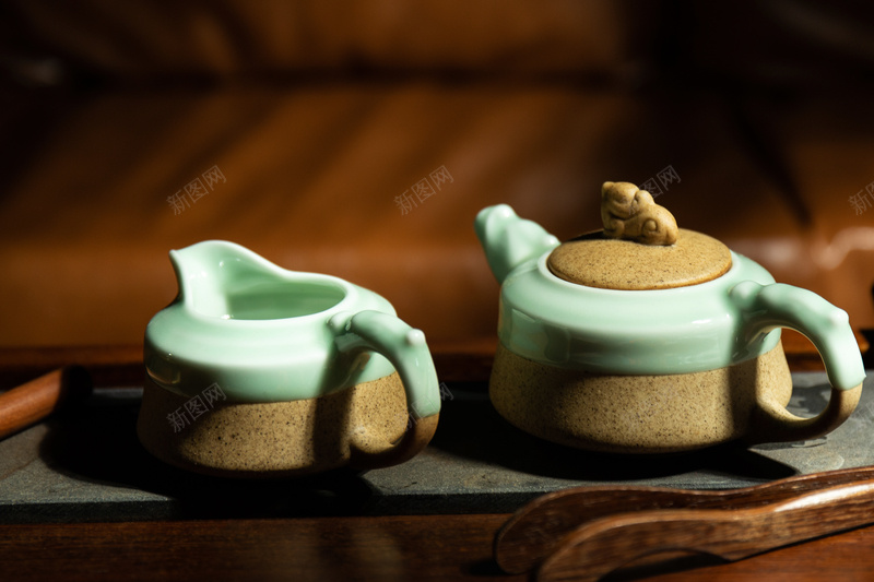 喝茶与茶壶的艺术jpg设计背景_新图网 https://ixintu.com 中国风 喝茶 复古 文艺 茶壶