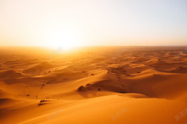 夕阳下的蓝天和金沙地jpg设计背景_新图网 https://ixintu.com 夕阳 沙地 蓝天