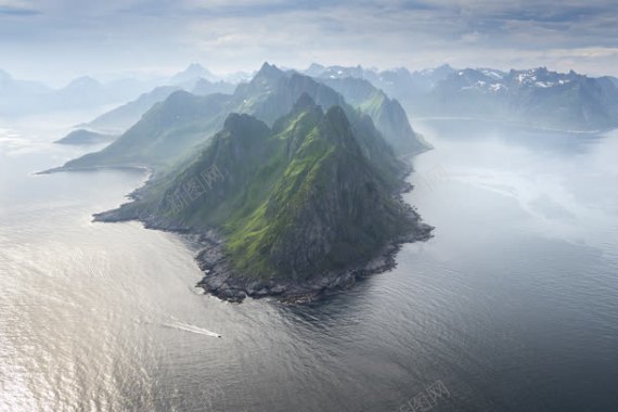 青山湖水壁纸背景