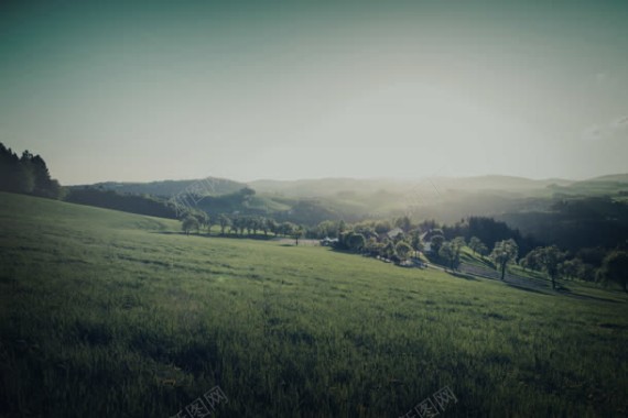 广阔原野背景