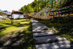 亚丁古冲寺素材