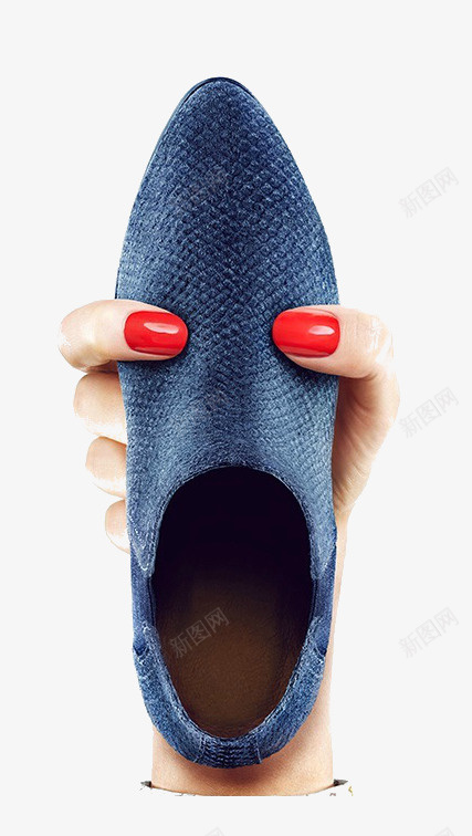 手拿一只鞋png免抠素材_新图网 https://ixintu.com 创意海报 女鞋 时尚海报 蓝色 鞋子