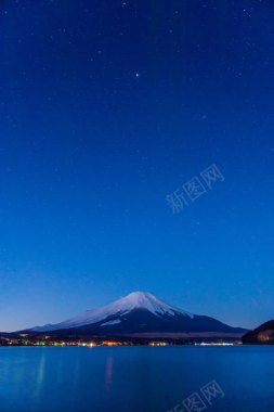 浅蓝色的星空底纹背景