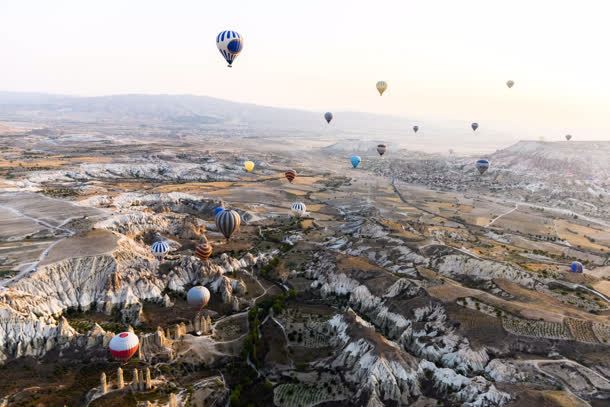 晴空下的满天热气球jpg设计背景_新图网 https://ixintu.com 晴空 满天 热气球