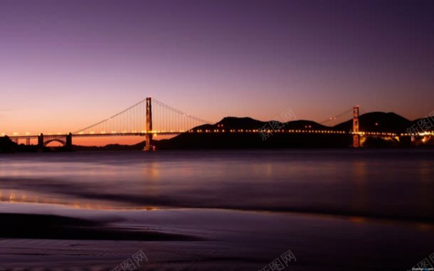 夕阳高桥长桥湖水背景