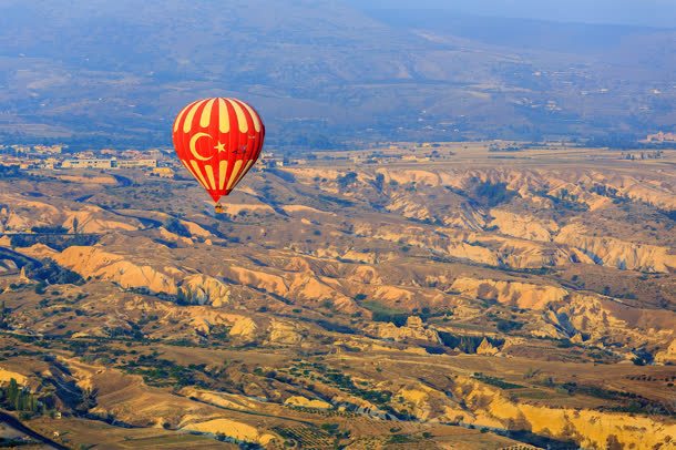 黄土高原的红色氢气球jpg设计背景_新图网 https://ixintu.com 气球 红色 高原 黄土