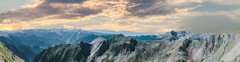 大气山脉风景摄影平面广告jpg_新图网 https://ixintu.com 壮阔 大气 山脉 平面广告 户外设备 摄影 登山运动 风景