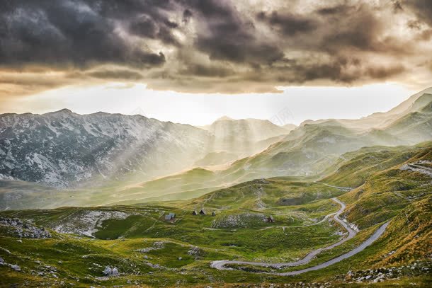 唯美山峰山峦自然风景jpg设计背景_新图网 https://ixintu.com 山峦 山峰 自然 风景