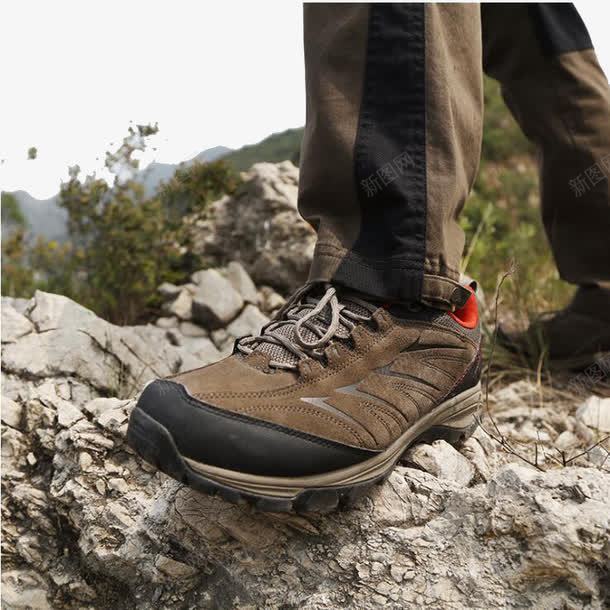模特身上的登山鞋png免抠素材_新图网 https://ixintu.com 产品实物 模特 登山装备 登山鞋