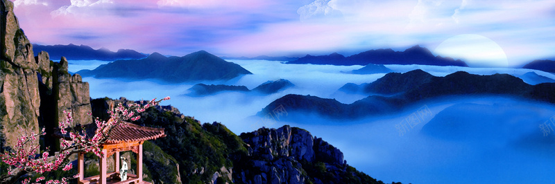 冬天里的梅花唯美风景高山白云背景摄影图片