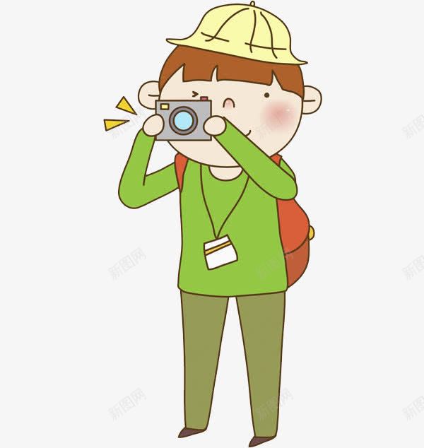 手绘照相的男孩图png免抠素材_新图网 https://ixintu.com 卡通 帅气的 旅游 照相 男孩 绿色的 背包